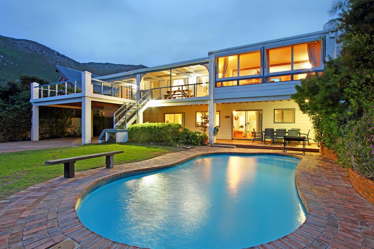 Atlantic Dream Beachfront Villa Scarborough Exterior photo
