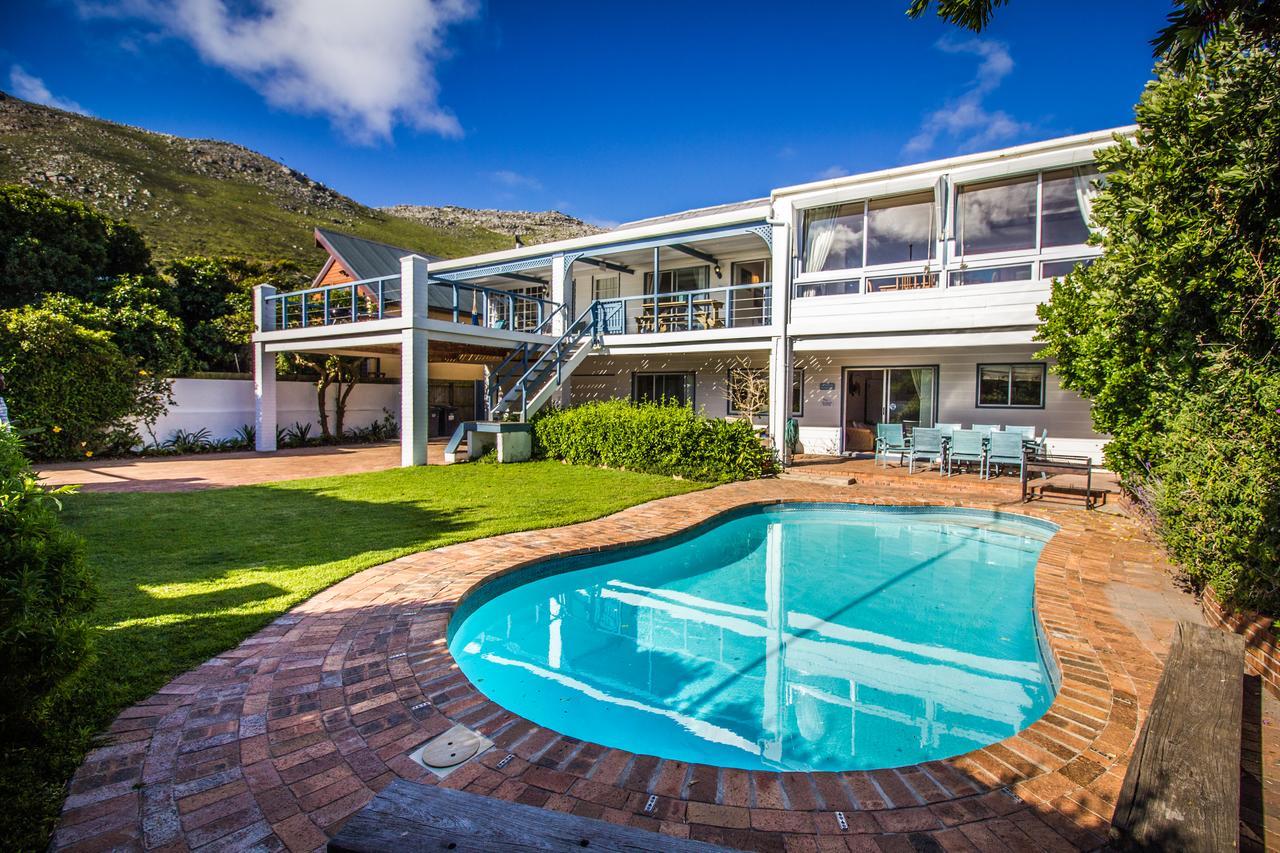 Atlantic Dream Beachfront Villa Scarborough Exterior photo